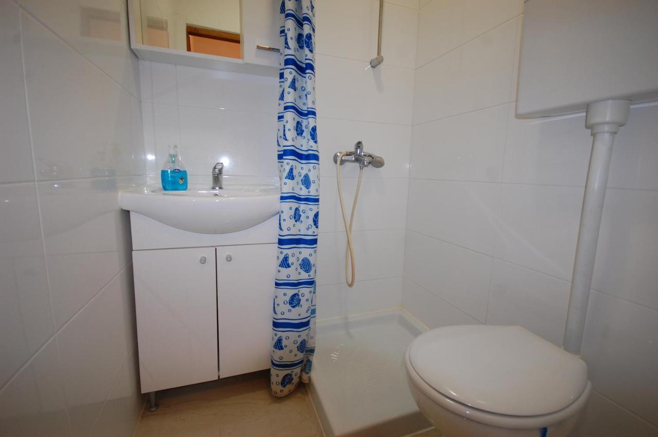 Apartments Snjezana By El-Pi Tours นยีวีเซ ภายนอก รูปภาพ