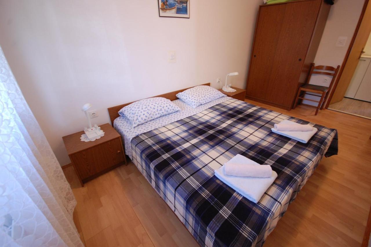 Apartments Snjezana By El-Pi Tours นยีวีเซ ภายนอก รูปภาพ