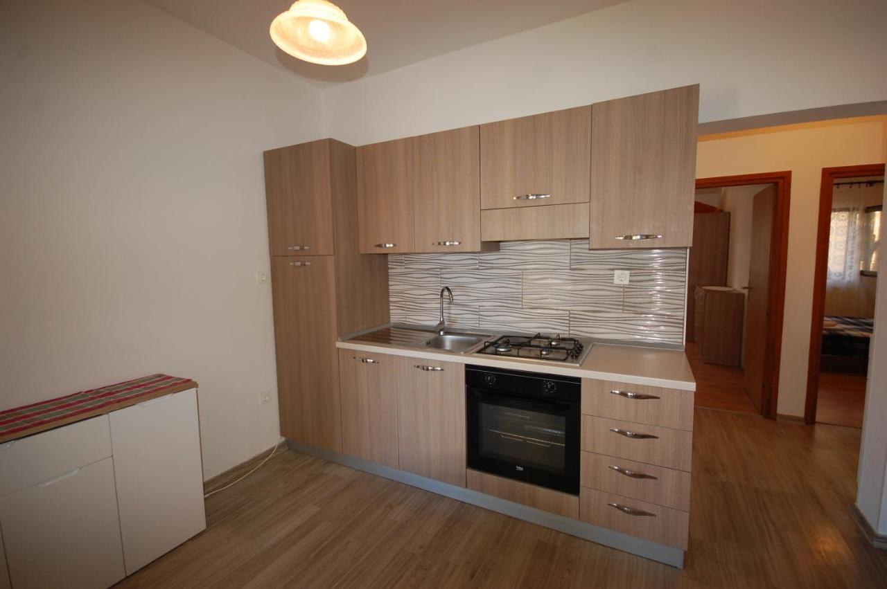 Apartments Snjezana By El-Pi Tours นยีวีเซ ภายนอก รูปภาพ